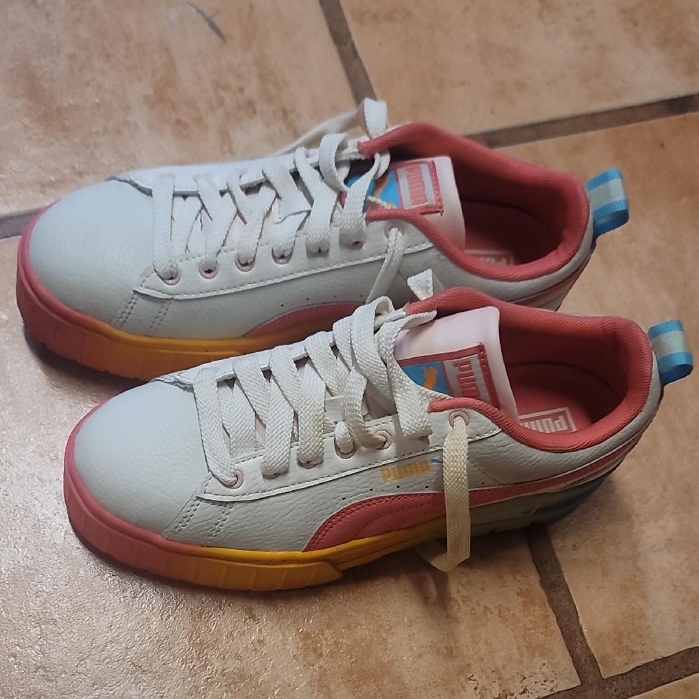 Puma White and Pink Sneakers Retro-Inspired Low-Top